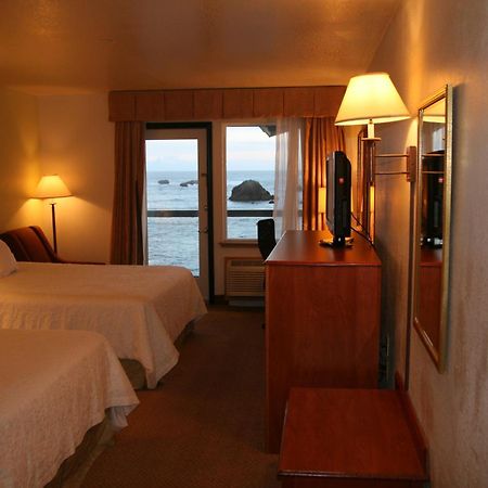 Oceanfront Lodge Кресент-Сити Экстерьер фото