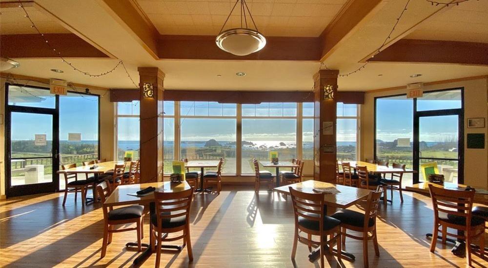 Oceanfront Lodge Кресент-Сити Экстерьер фото