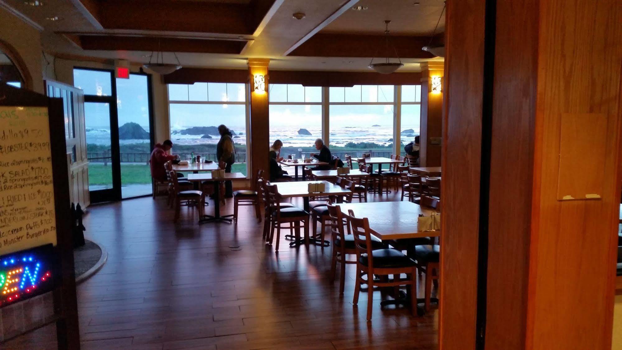 Oceanfront Lodge Кресент-Сити Экстерьер фото