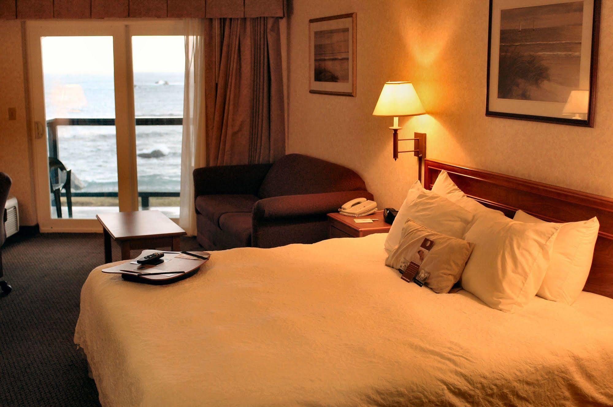 Oceanfront Lodge Кресент-Сити Экстерьер фото